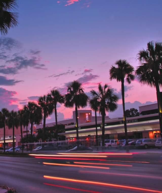 River Oaks Shopping Center 