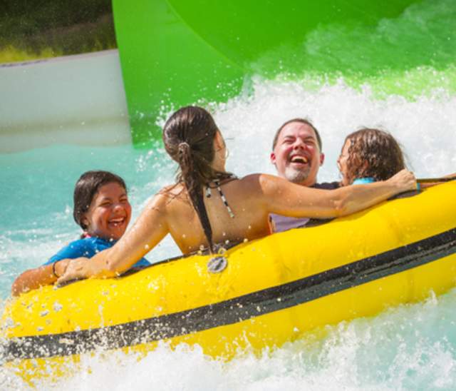 Six Flags Hurricane Harbor Splashtown