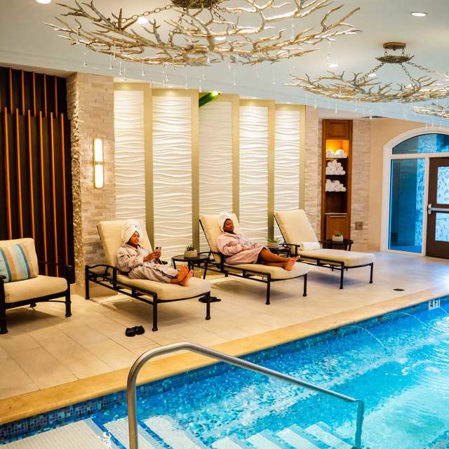 Trellis Spa Float Pool