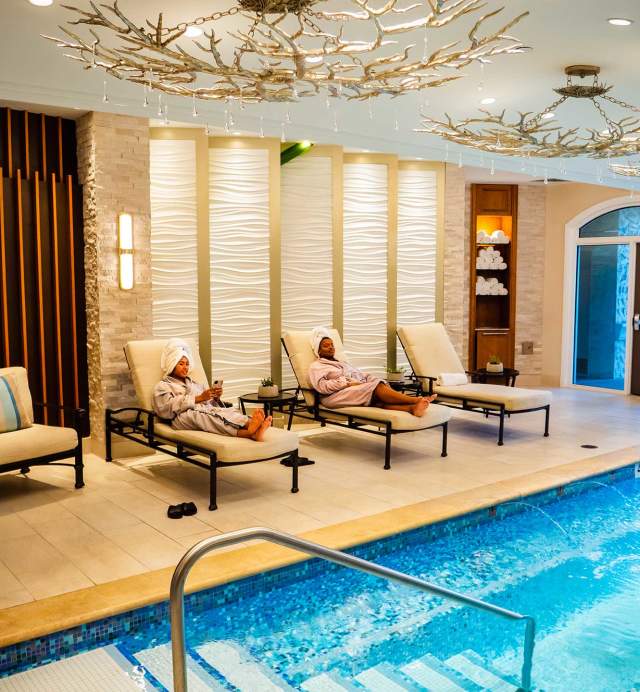 Trellis Spa Float Pool